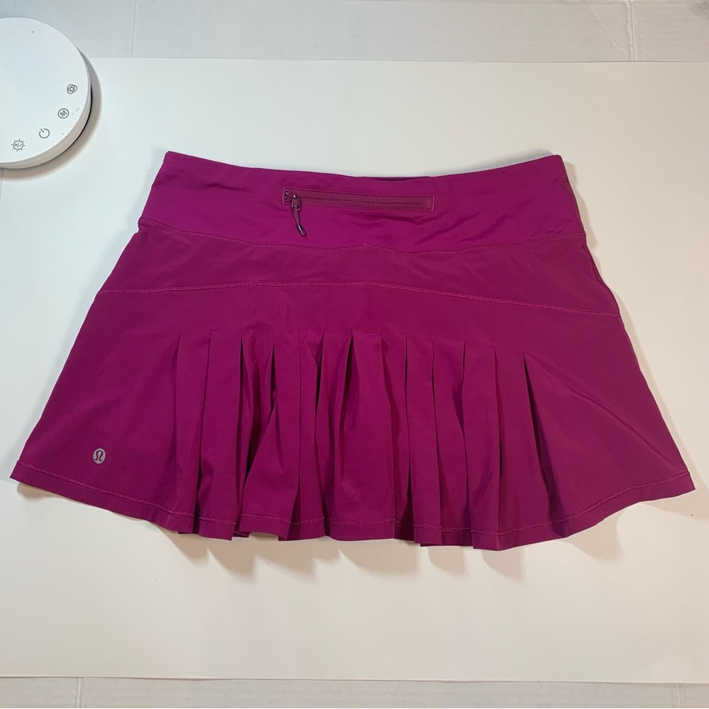 Size 6 Lululemon deep fuschia circuit breaker active skirt